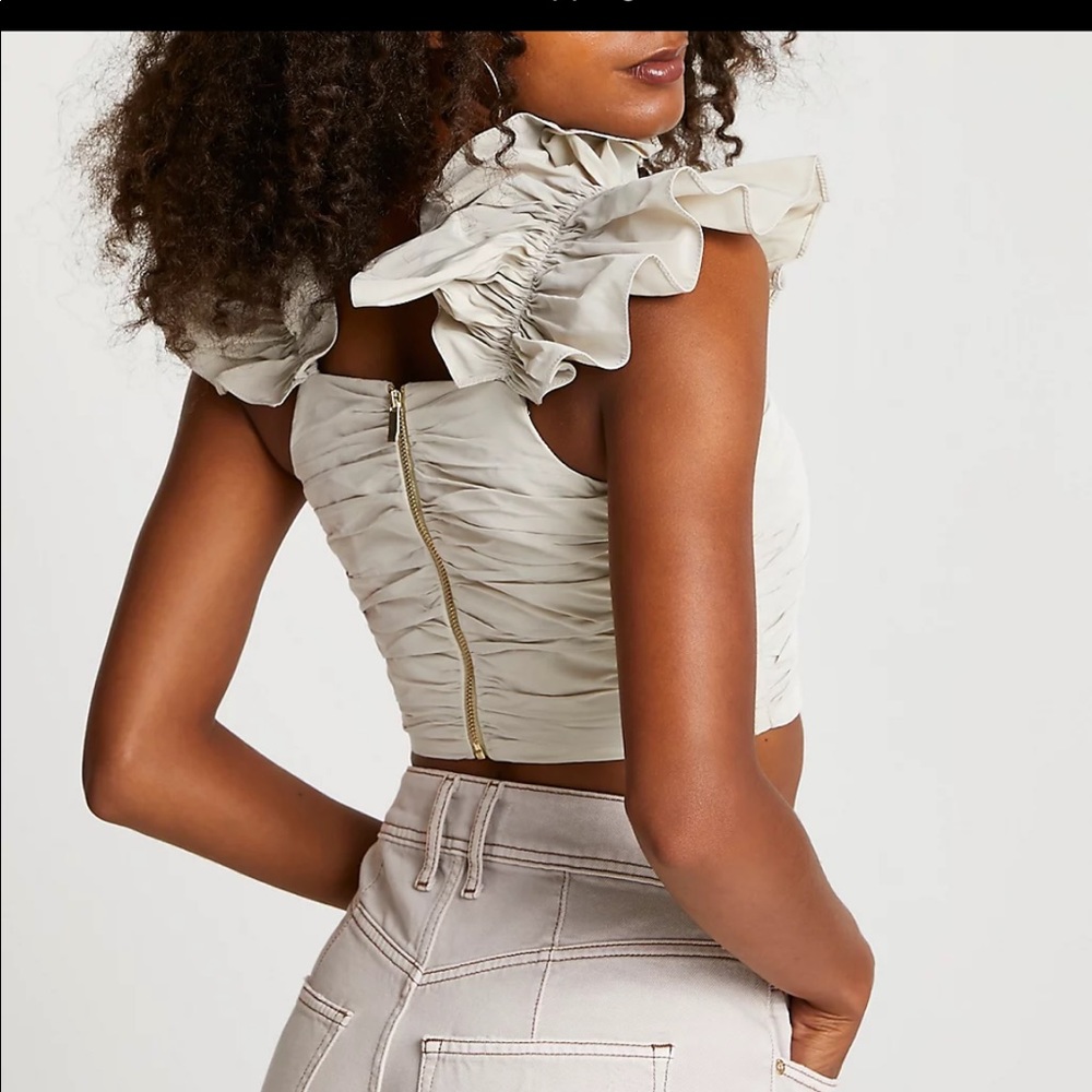 Cropped Ruffle Sleeve Top - Picture 3 of 6